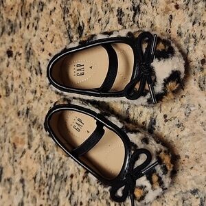 Baby Gap Leopard Sherpa Flats, Size 4 toddler,  Pre-owned